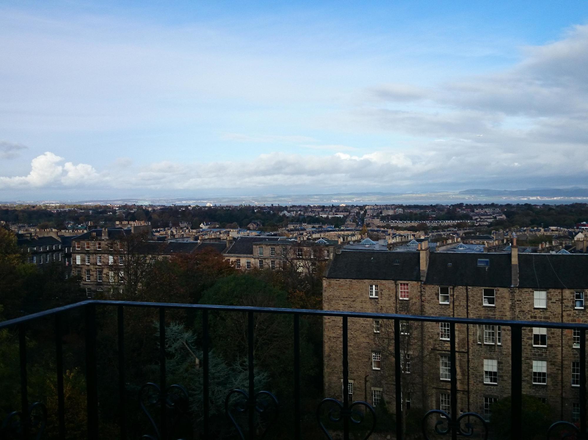 Fountain Court - Royal Garden