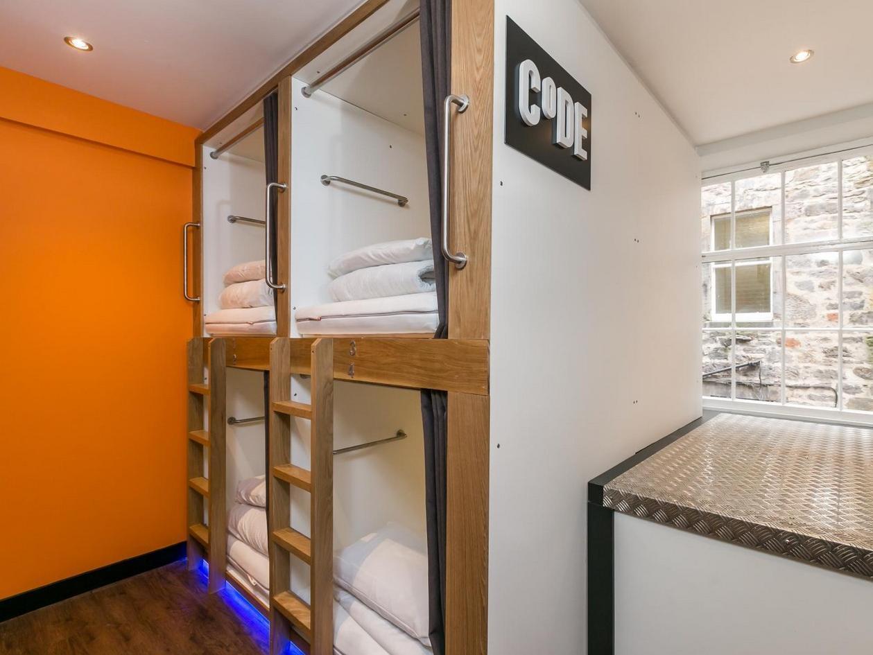 Hostel Code Pod - The Loft - *