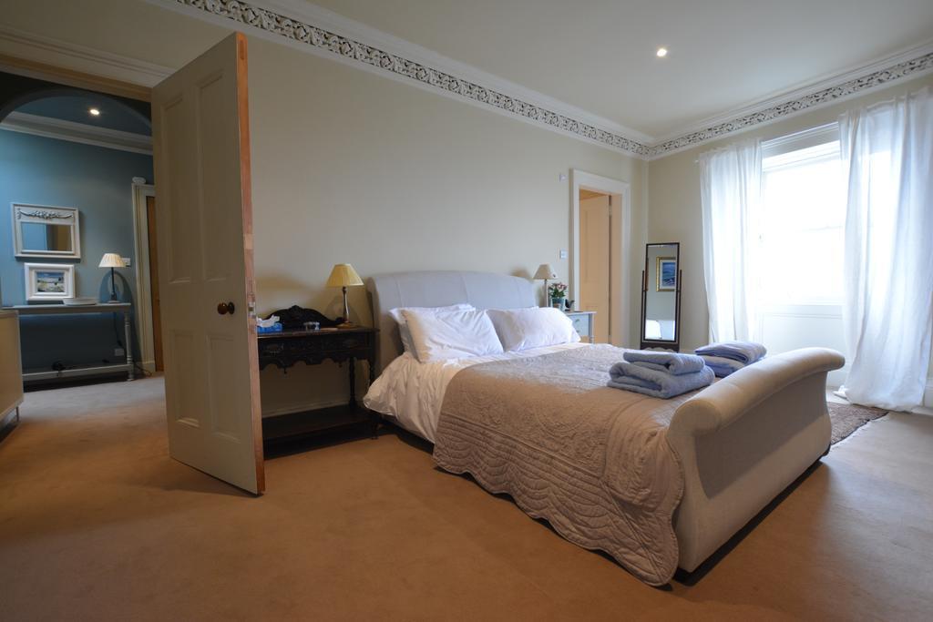 Royal Mile Elegance - Space & Luxury Edinburgh
