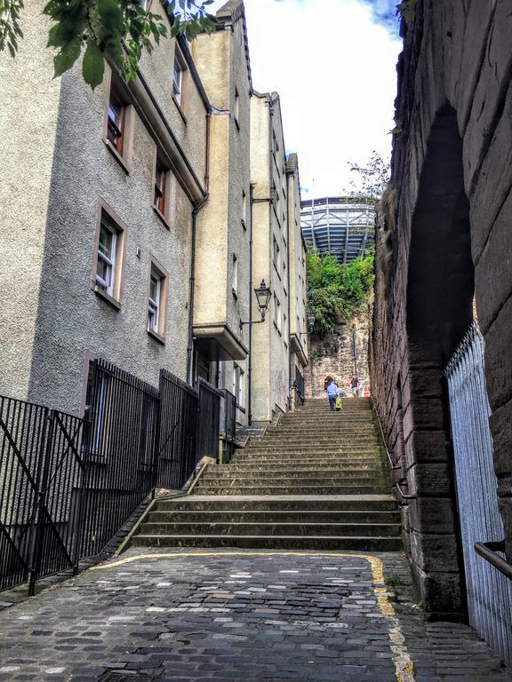 Grassmarket, Castle Wynd Apartment *