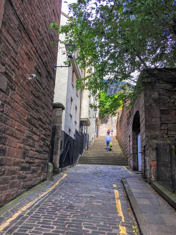 Grassmarket, Castle Wynd * Edinburgh