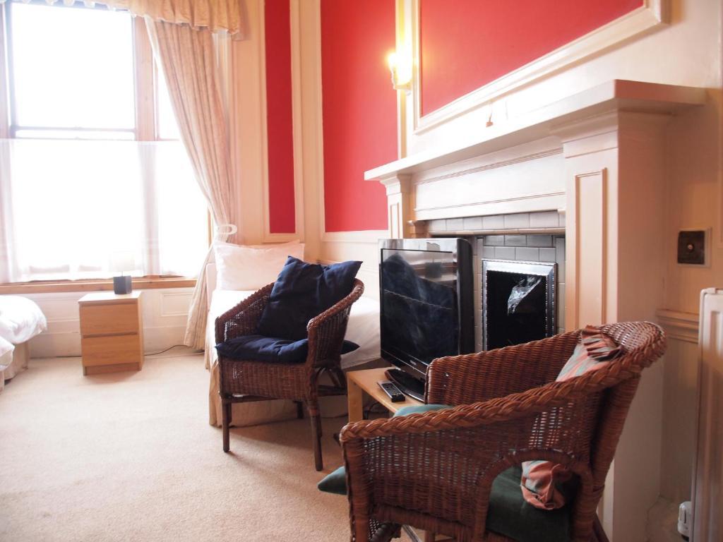 Minto House 2*