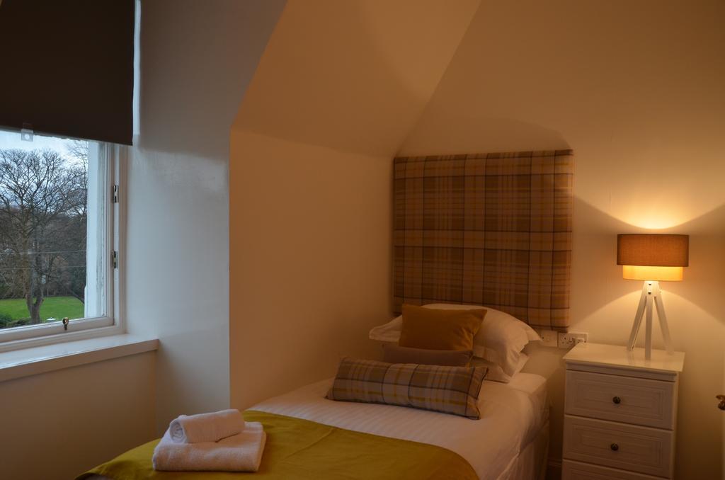 Edinburgh37 4*