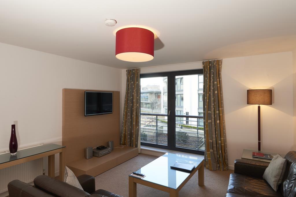 Fountain Court - Eq2 4*