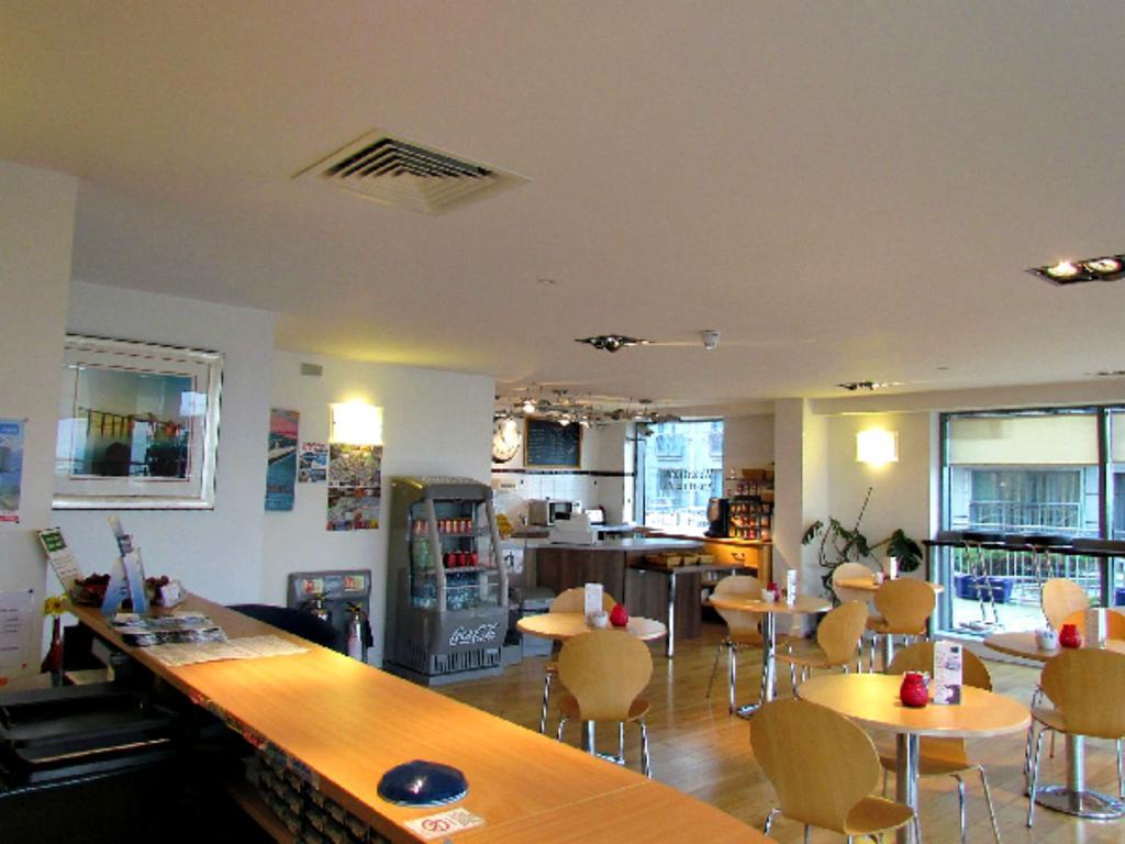 Hot-el-apartments Waterfront Aparthotel 4*