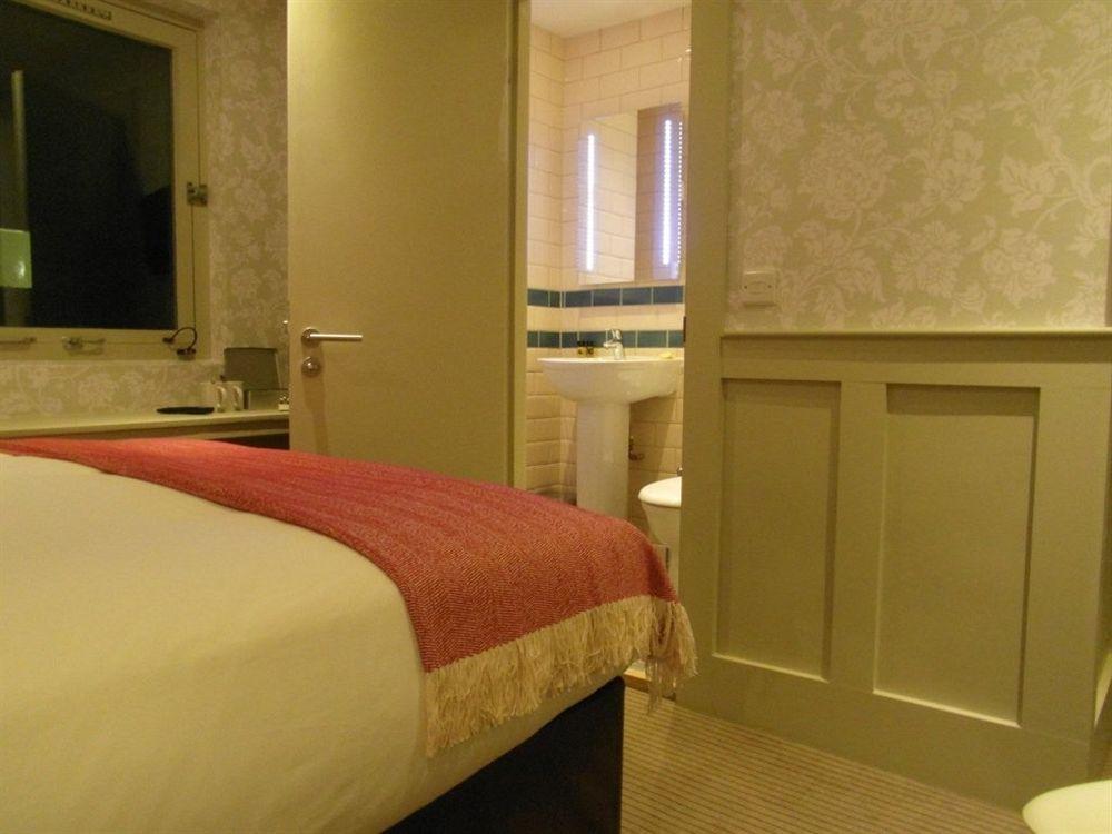 Grove House Hotel 3*