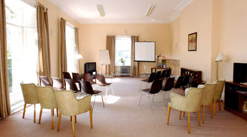 Gillis Centre Hotel