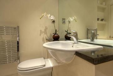 10 Claredon Crescent Hotel 4*