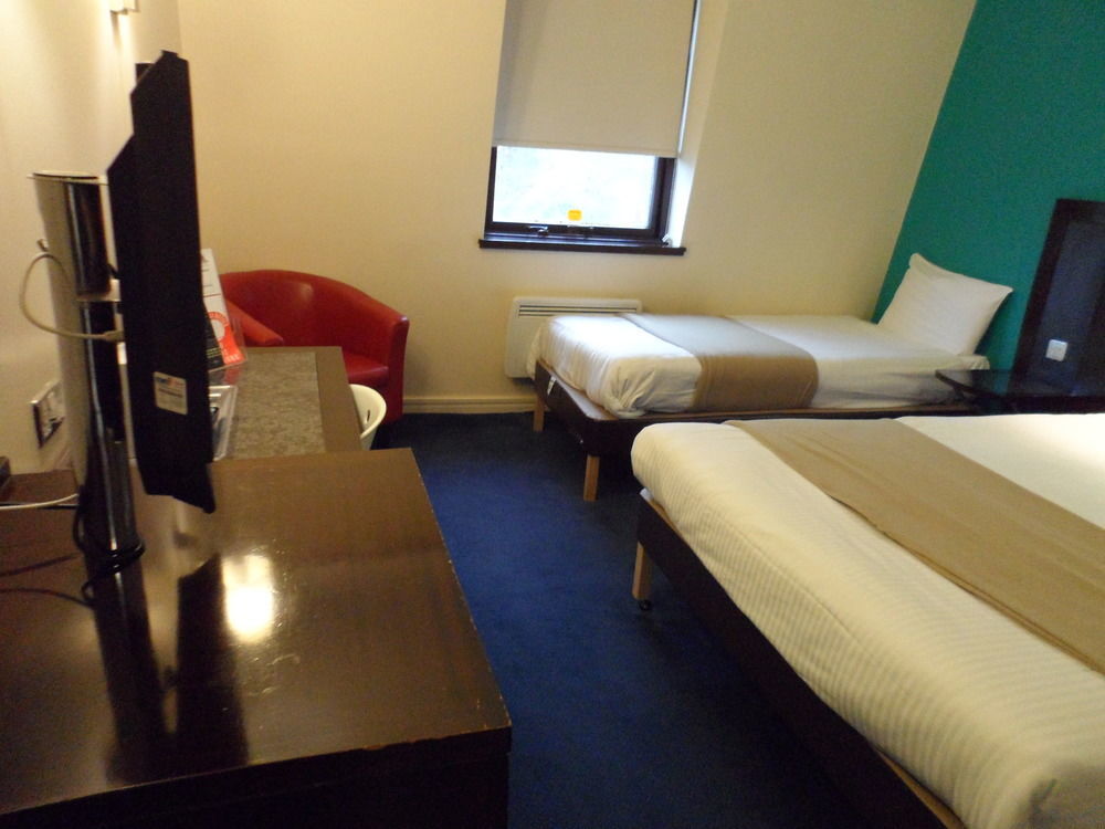 Britannia 3*
