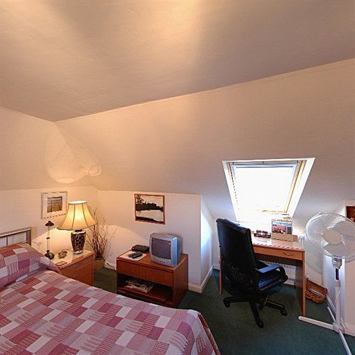 Bield Hotel 3*