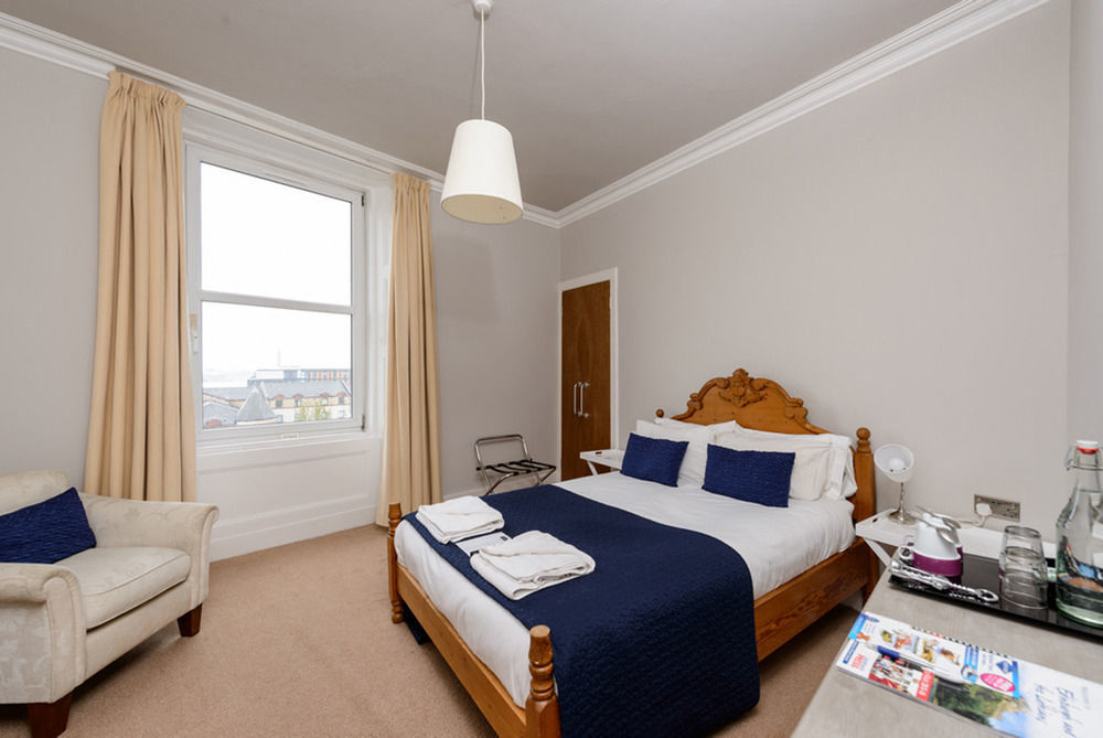 Martins Guest House 3*
