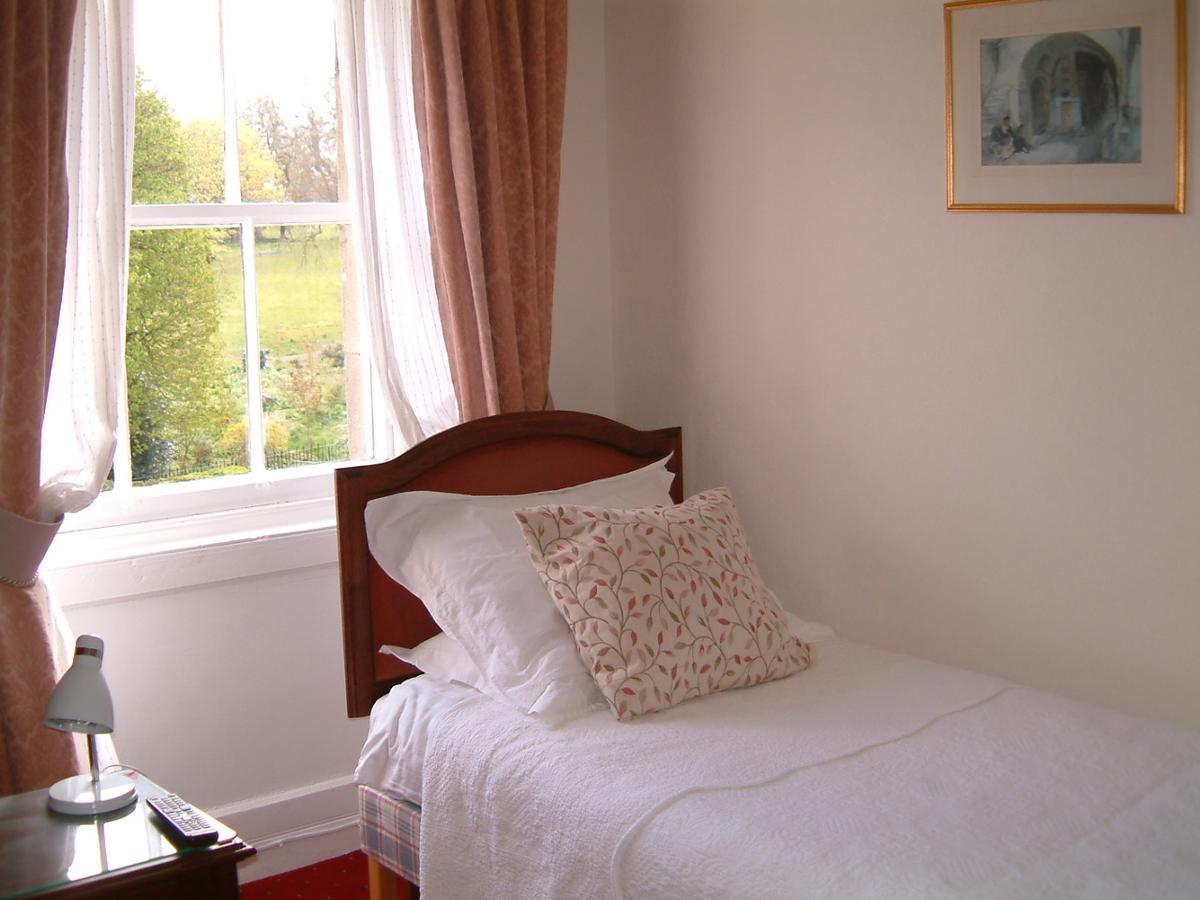 Terrace Hotel 2*