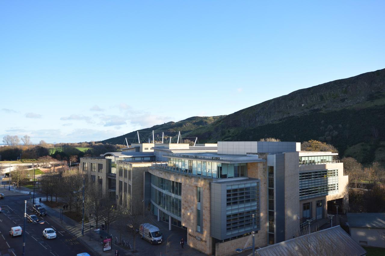 Holyrood Park - Carparking Included! Appartement