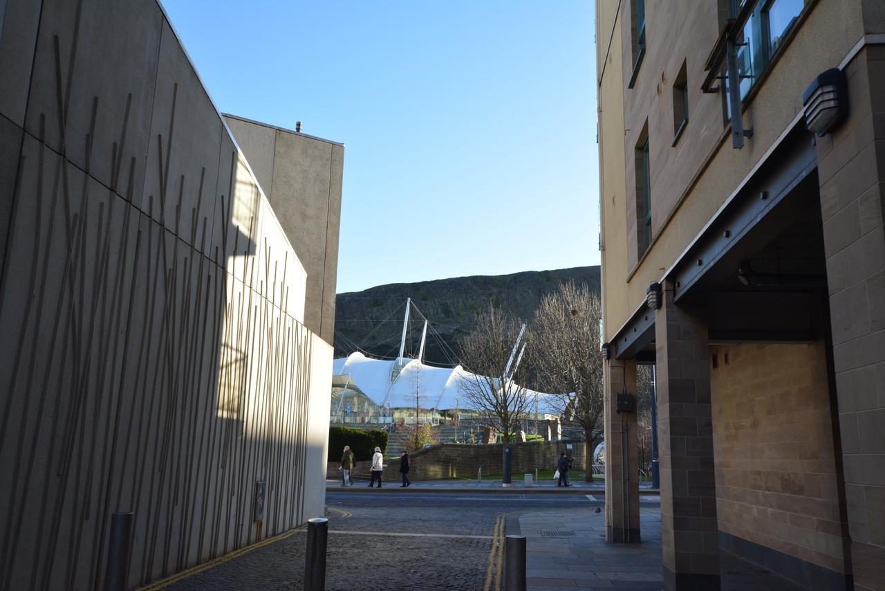 Holyrood Park - Carparking Included! Appartement *