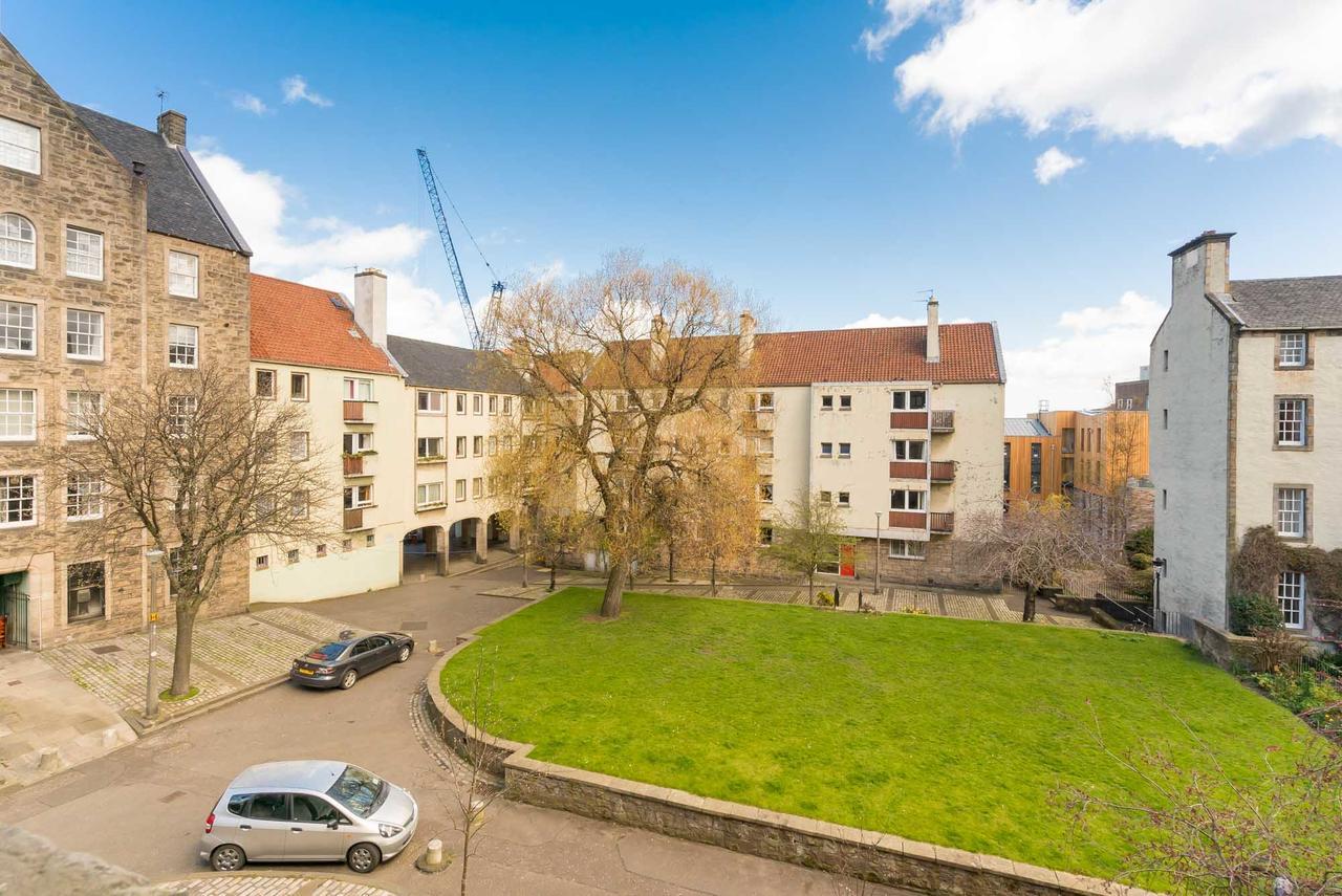 Apartment Near The Royal Mile