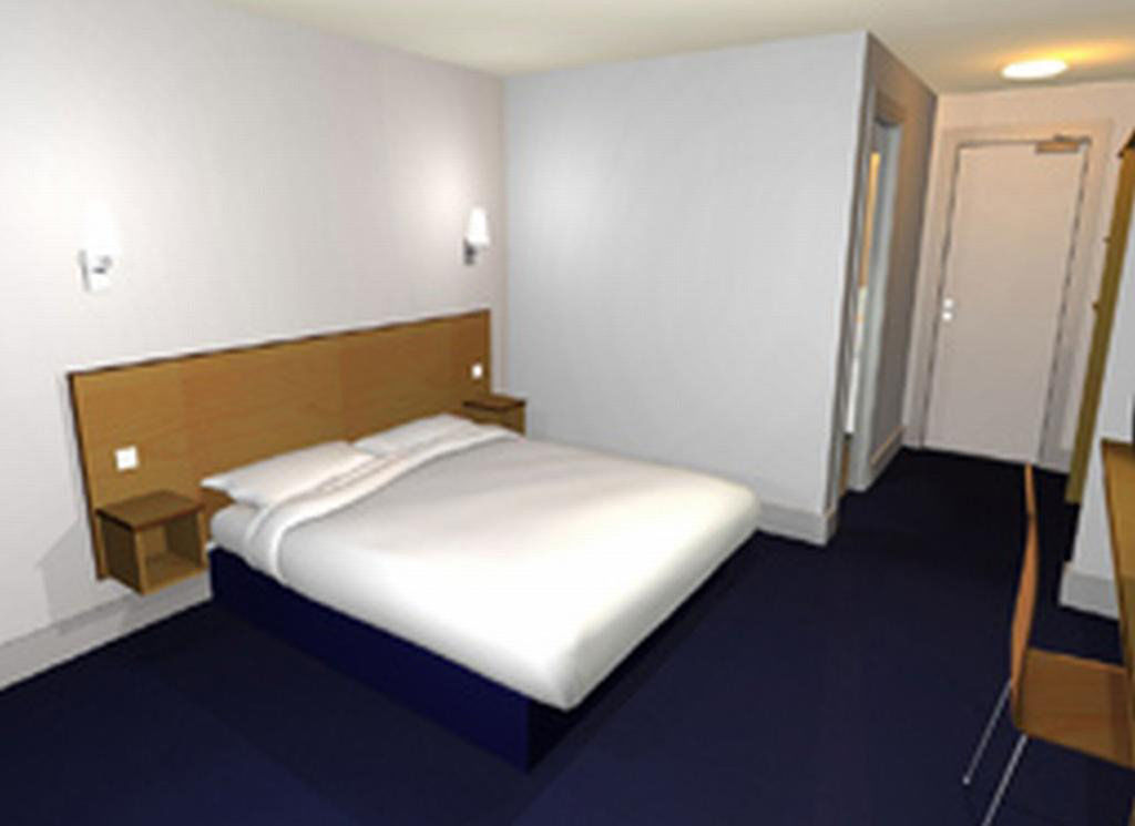 Britannia 3*