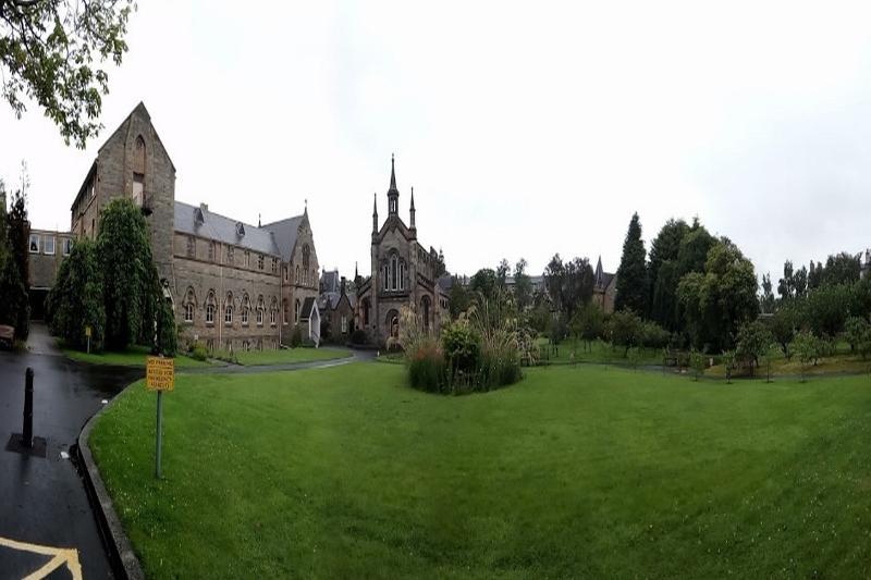 Gillis Centre Hotel 3*