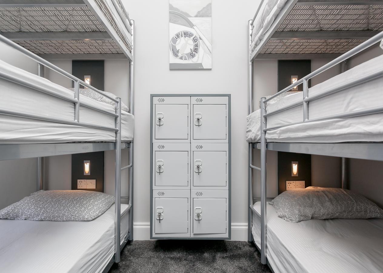 Hostel West End *