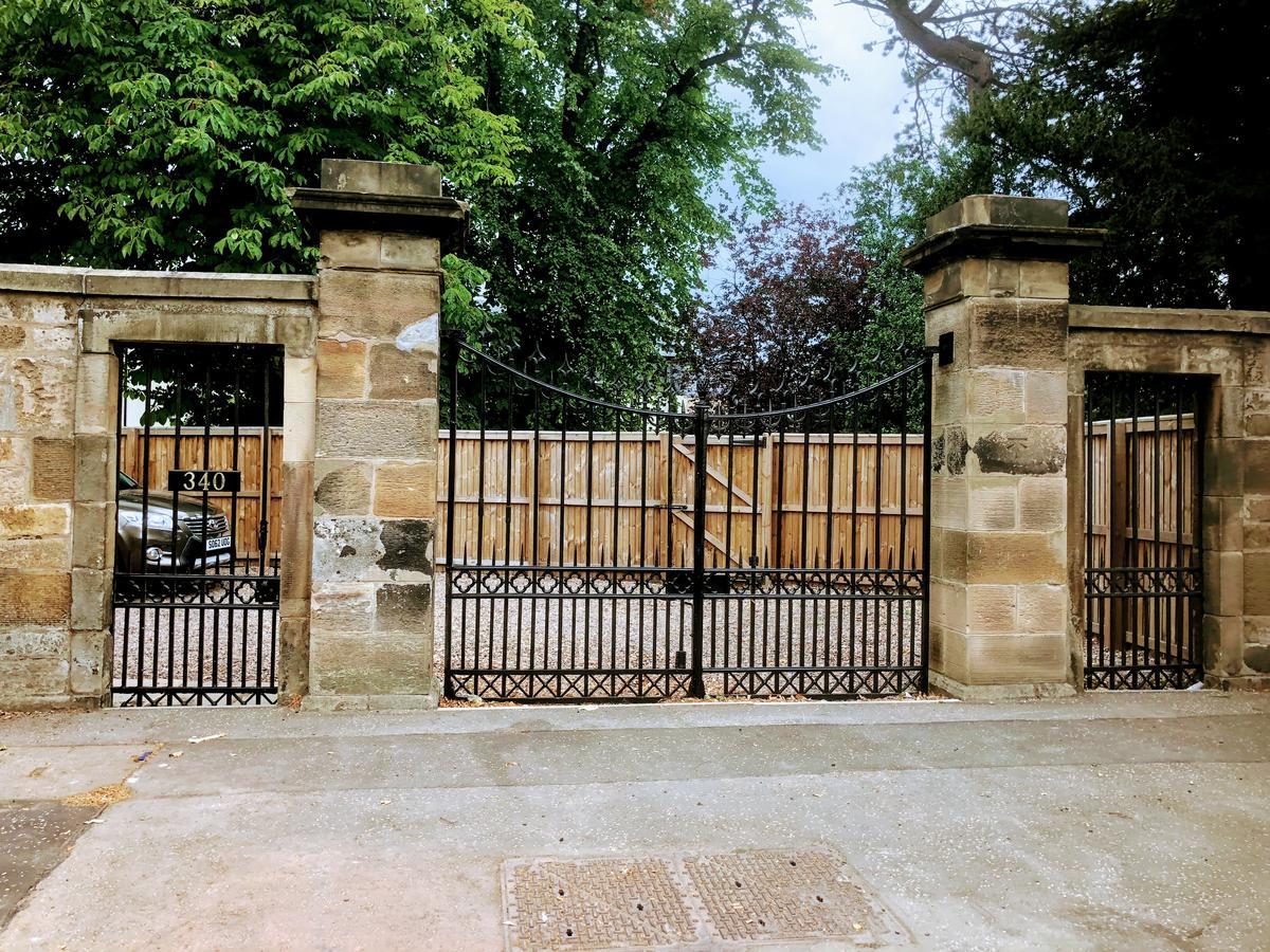 Lodge Trinity Lodge, House With The Private Garden In