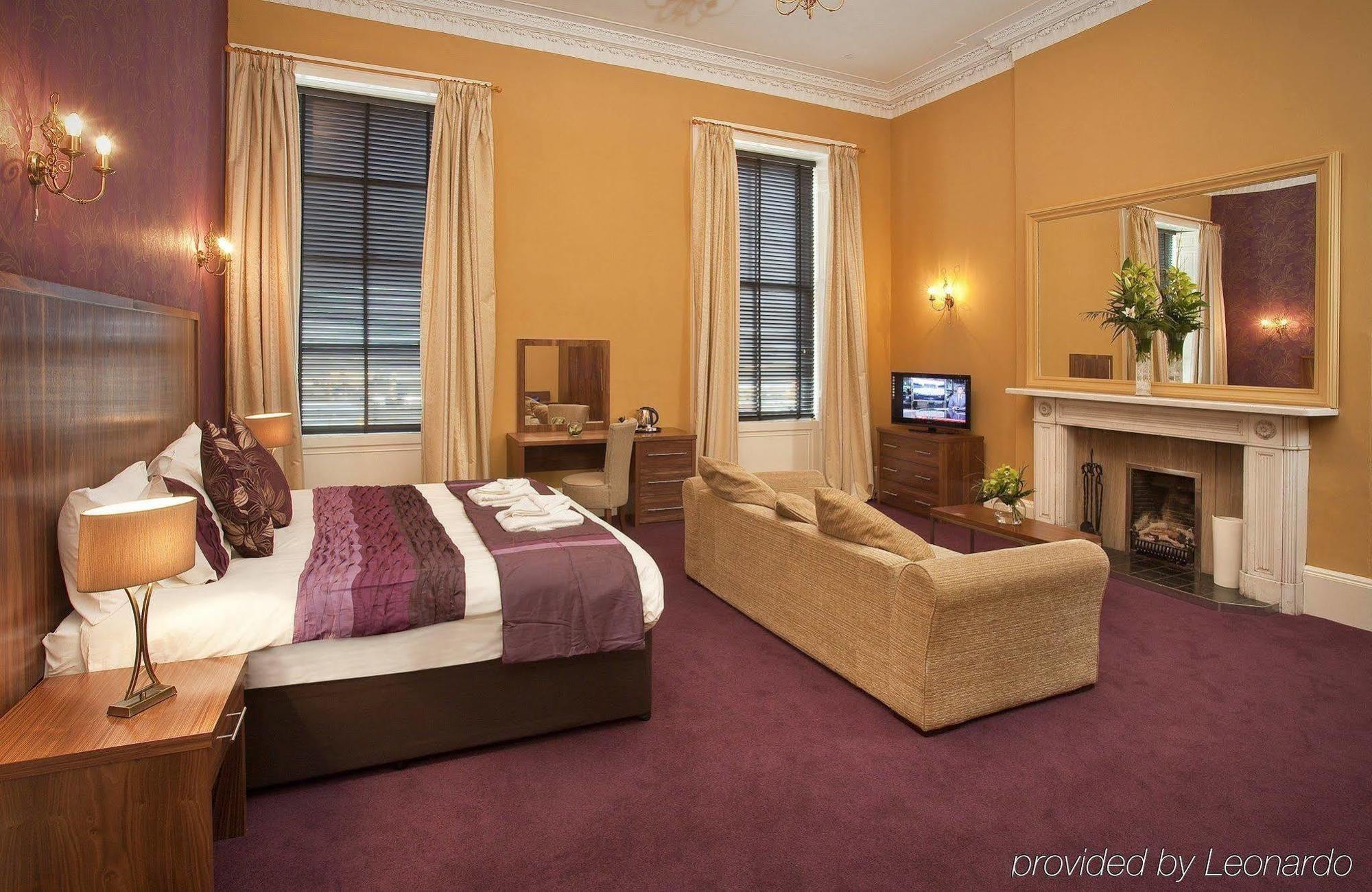Hotel New Town 3*