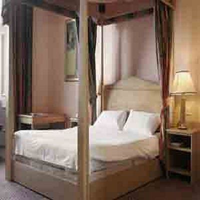 The Learmonth Hotel 2*