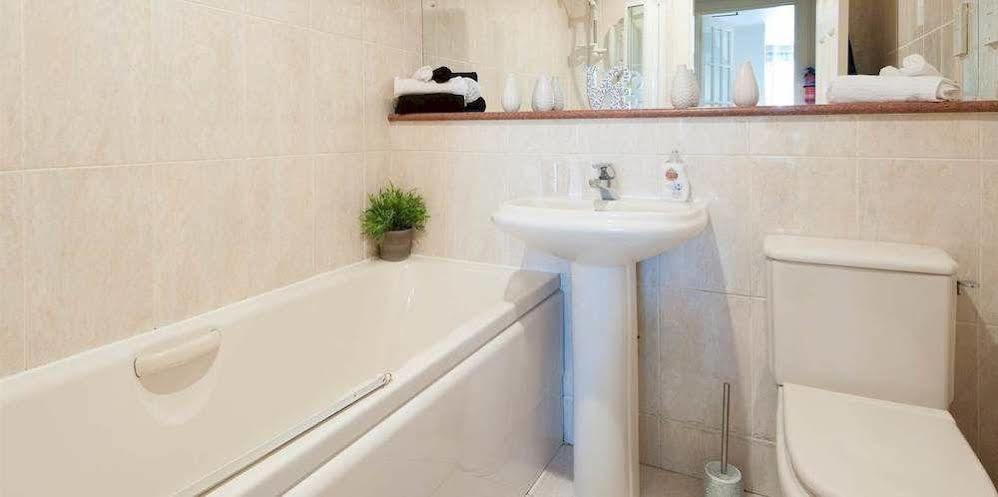 Appartement Tony Asga - Tony's Heart Of Centre Sleeps 2 EDI