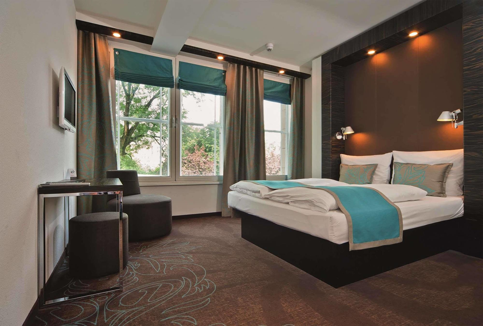 The Learmonth Hotel