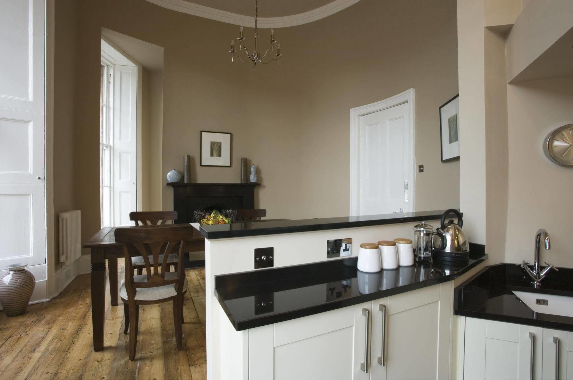 Apartment Haddington Place *