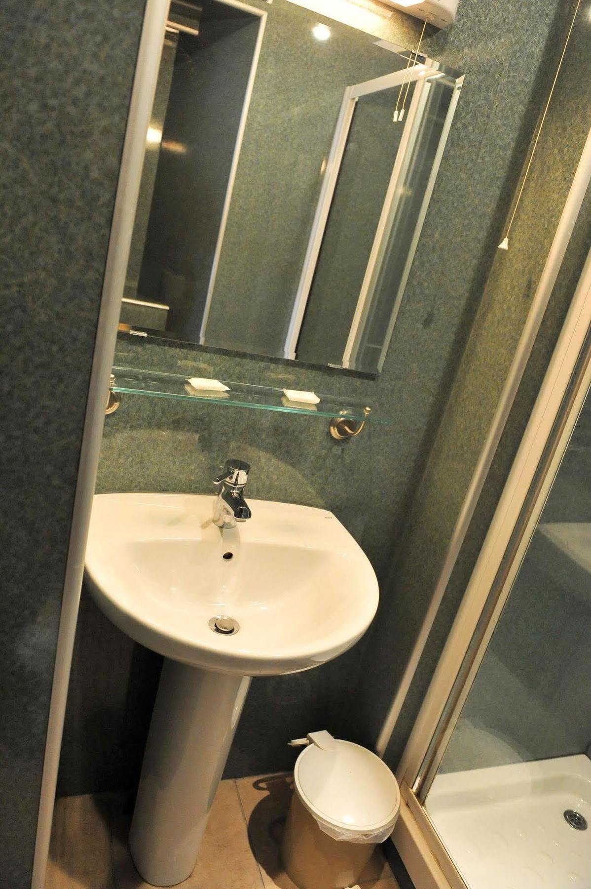 The Thrums Guest house Edinburgh