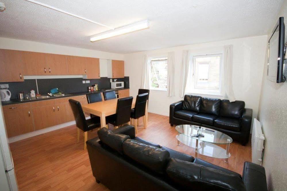 Destiny Student - Meadow Court