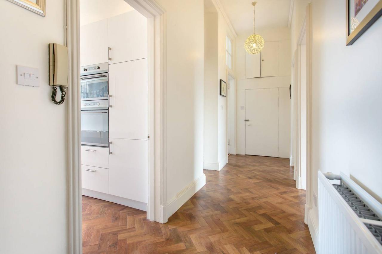 Altido Castle Terrace 3 Bedroom - Old Town Apartment *