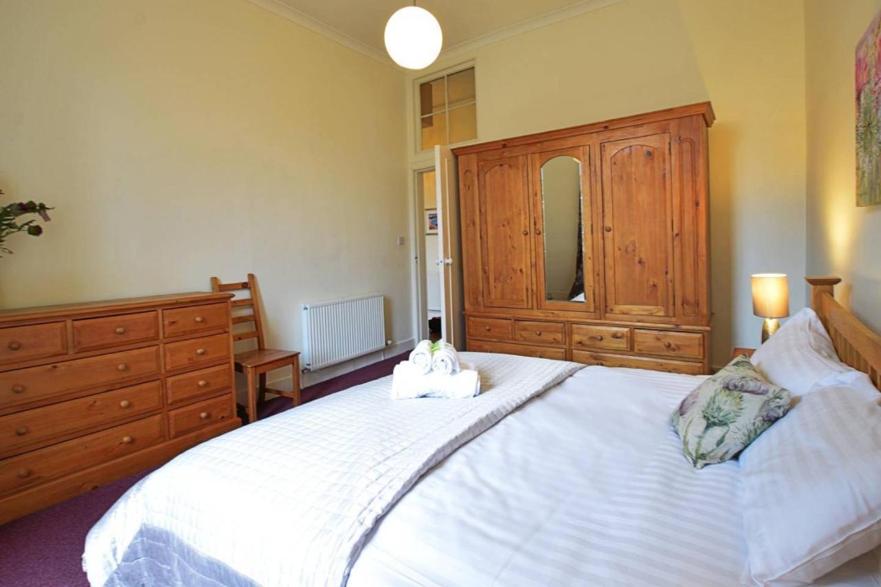 Altido Castle Terrace 3 Bedroom - Old Town Apartment *