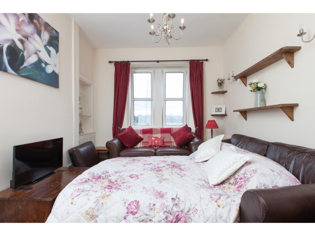 Homely Tenement For 2 Near Botanic Gardens Appartement