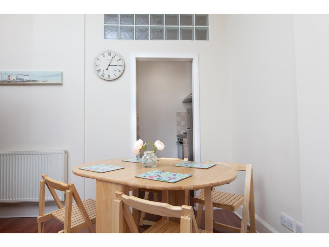 Homely Tenement For 2 Near Botanic Gardens Appartement