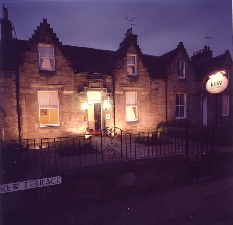 Guest house Kew House