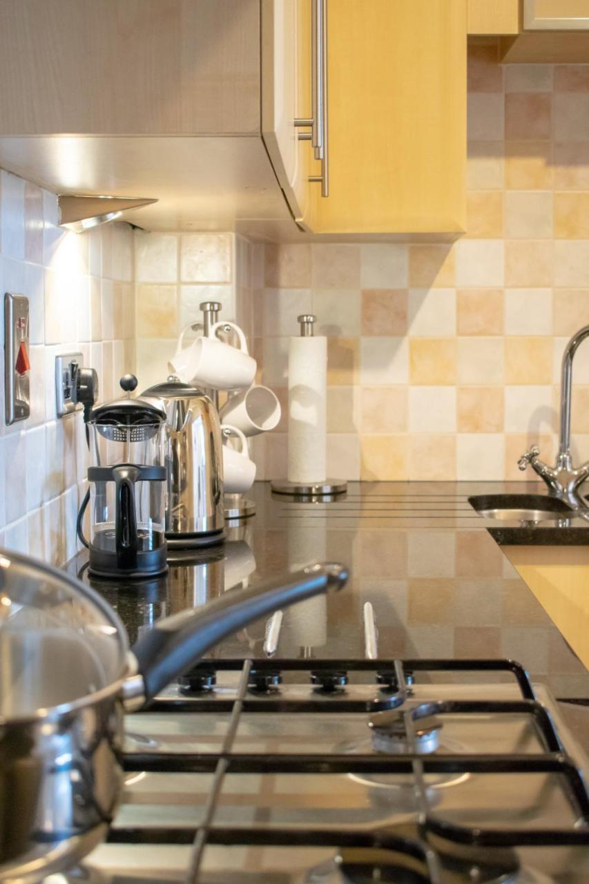 Apartment Beautifully Renovated -central Edinburgh