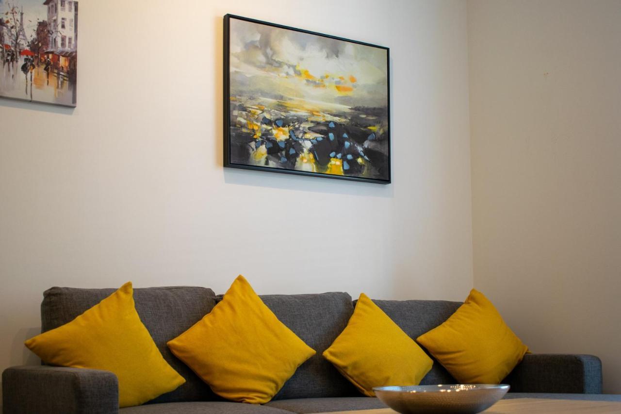 Beautifully Renovated -central *