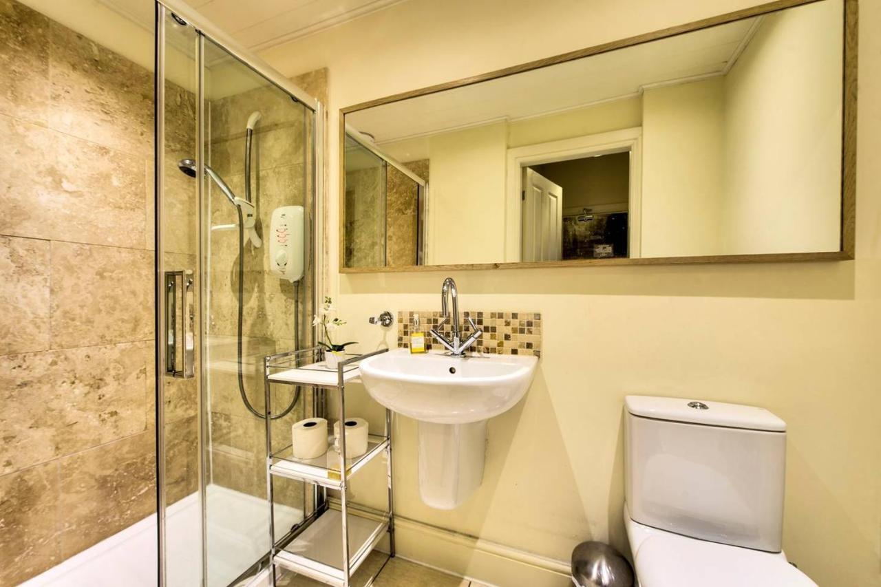 Joivy Amazing Location! Lovely Rose St In New Town Edinburgh