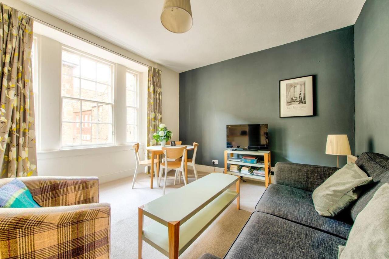 Joivy Amazing Location! Lovely Rose St In New Town Apartment Edinburgh
