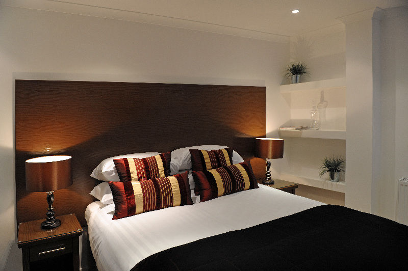 Aparthotel Fountain Court - Grove Executive 4*