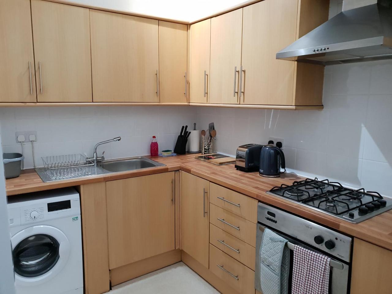 Apartment Mcdonald Road *