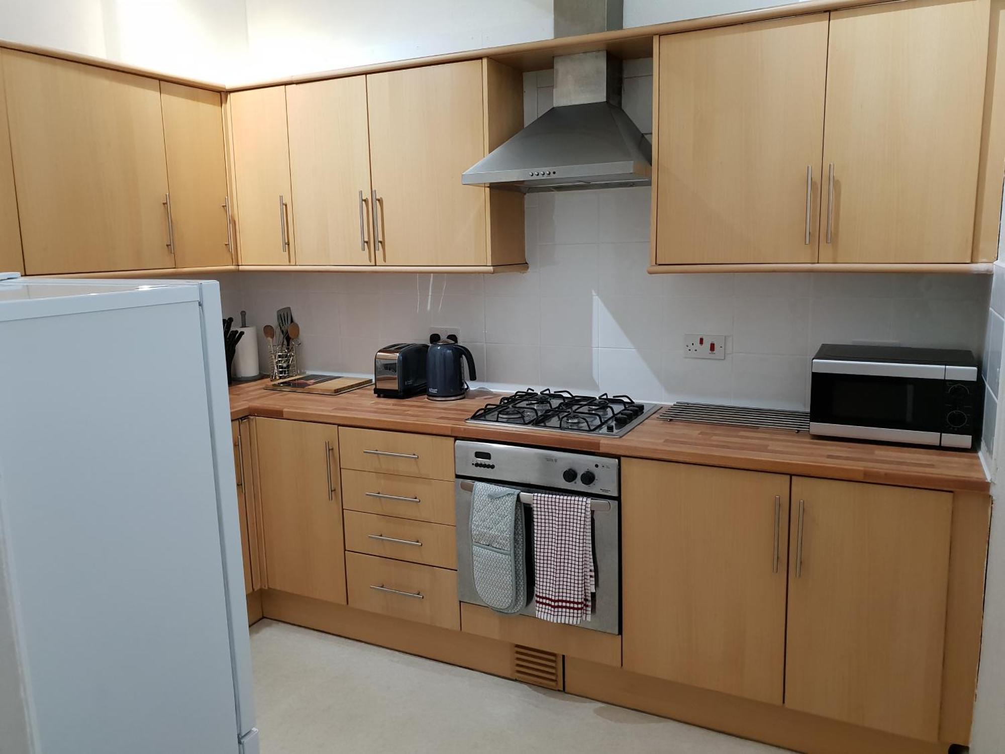 Apartment Mcdonald Road *