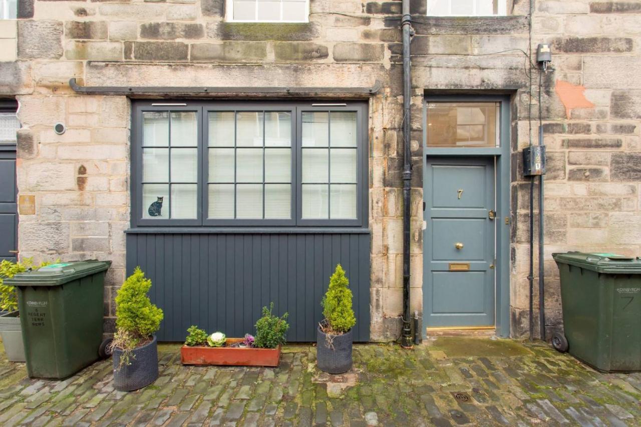 Altido Spacious 3br Mews House Behind Calton Hill EDI