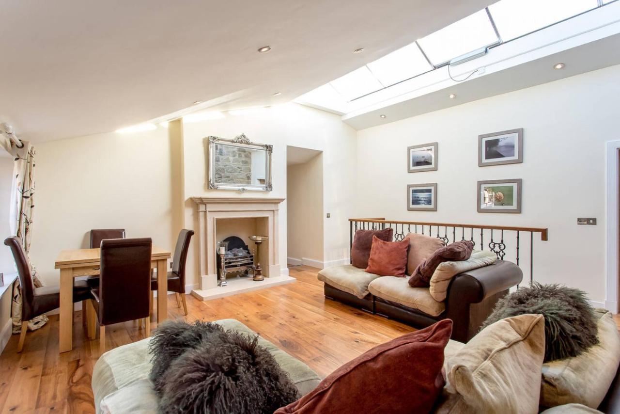 Altido Spacious 3br Mews House Behind Calton Hill *