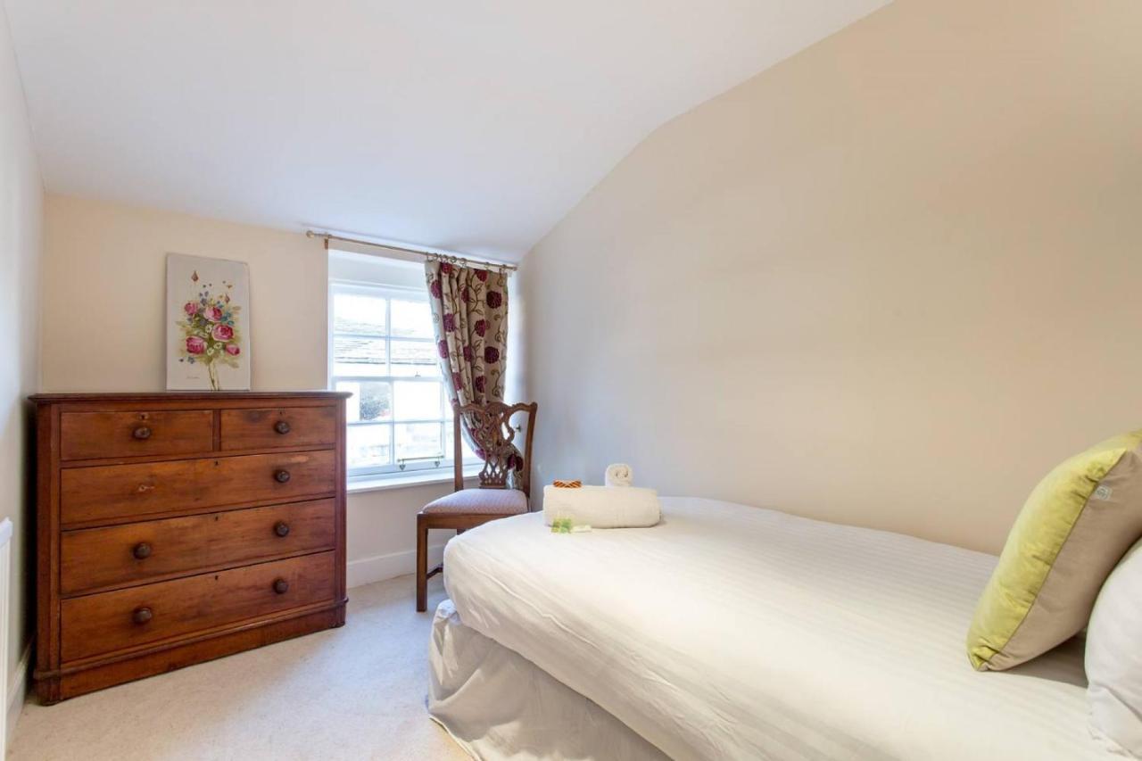 Altido Spacious 3br Mews House Behind Calton Hill