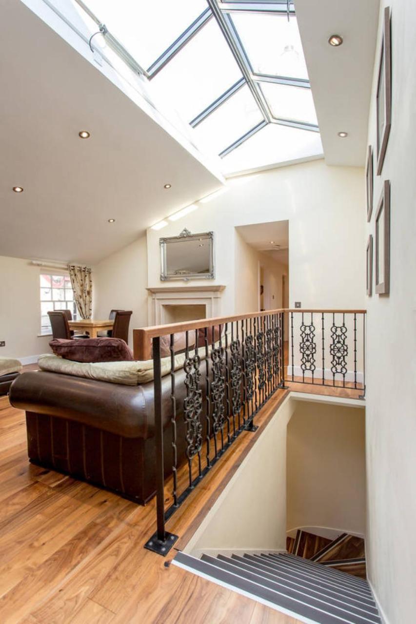 Altido Spacious 3br Mews House Behind Calton Hill EDI