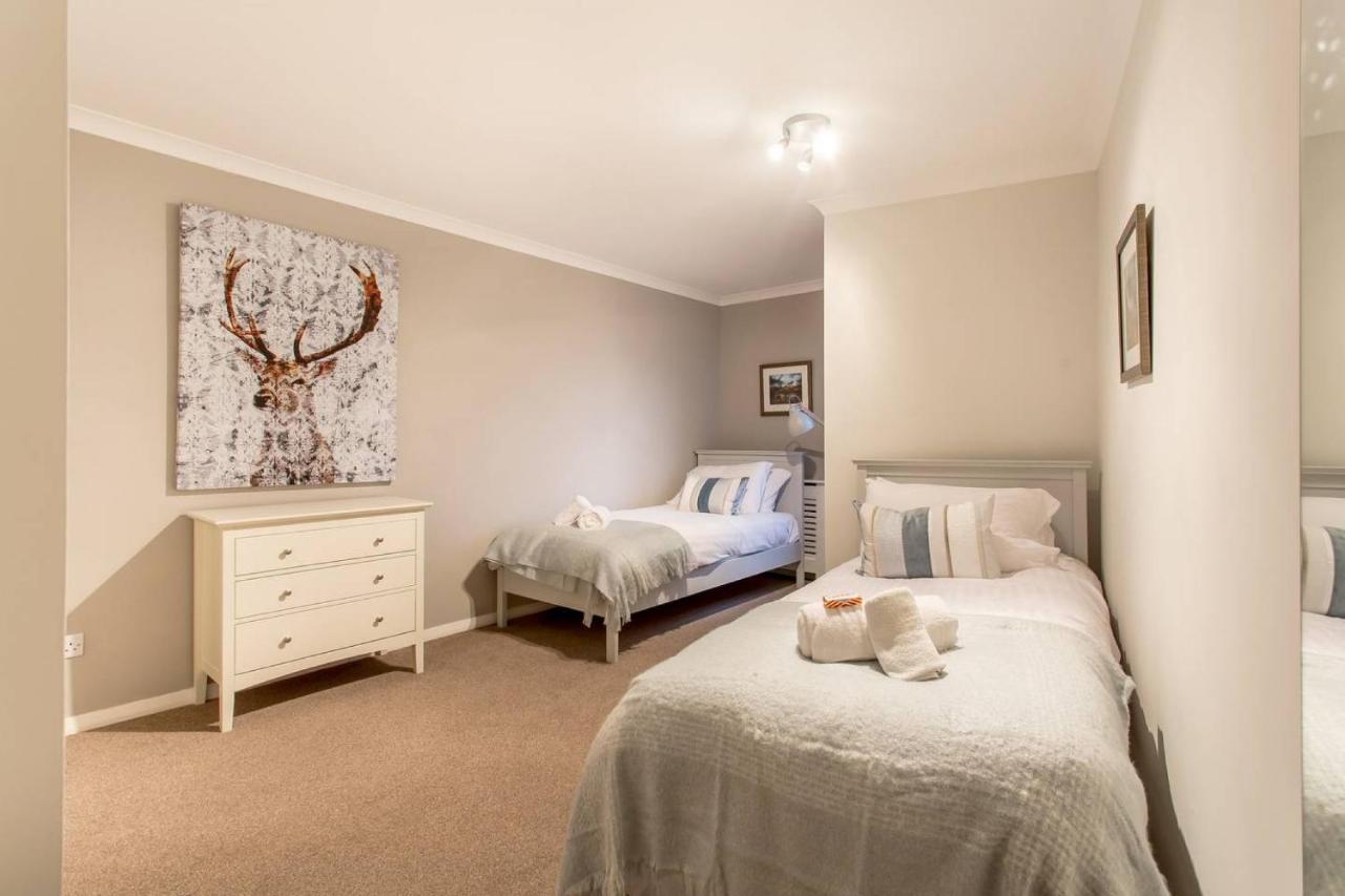 Joivy Stylish Apt Next To Dean Village With Free Parking * Edinburgh
