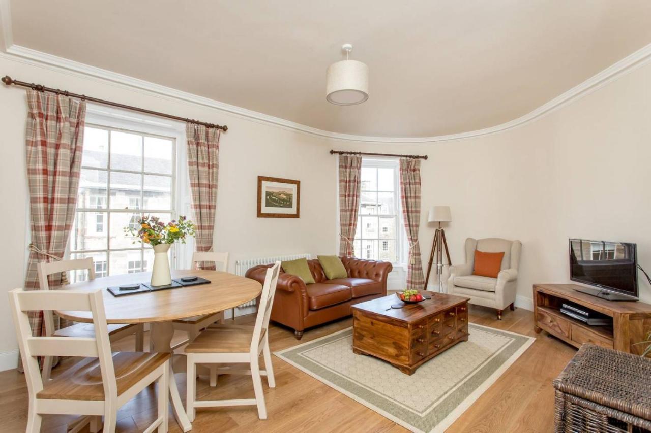 Apartment Joivy Stylish In Trendy New Town Location Edinburgh