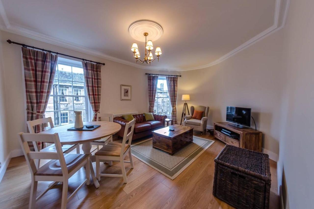 Apartment Joivy Stylish In Trendy New Town Location