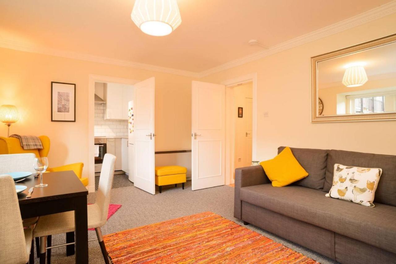 Apartment Altido Lovely For 4 With Free Parking *
